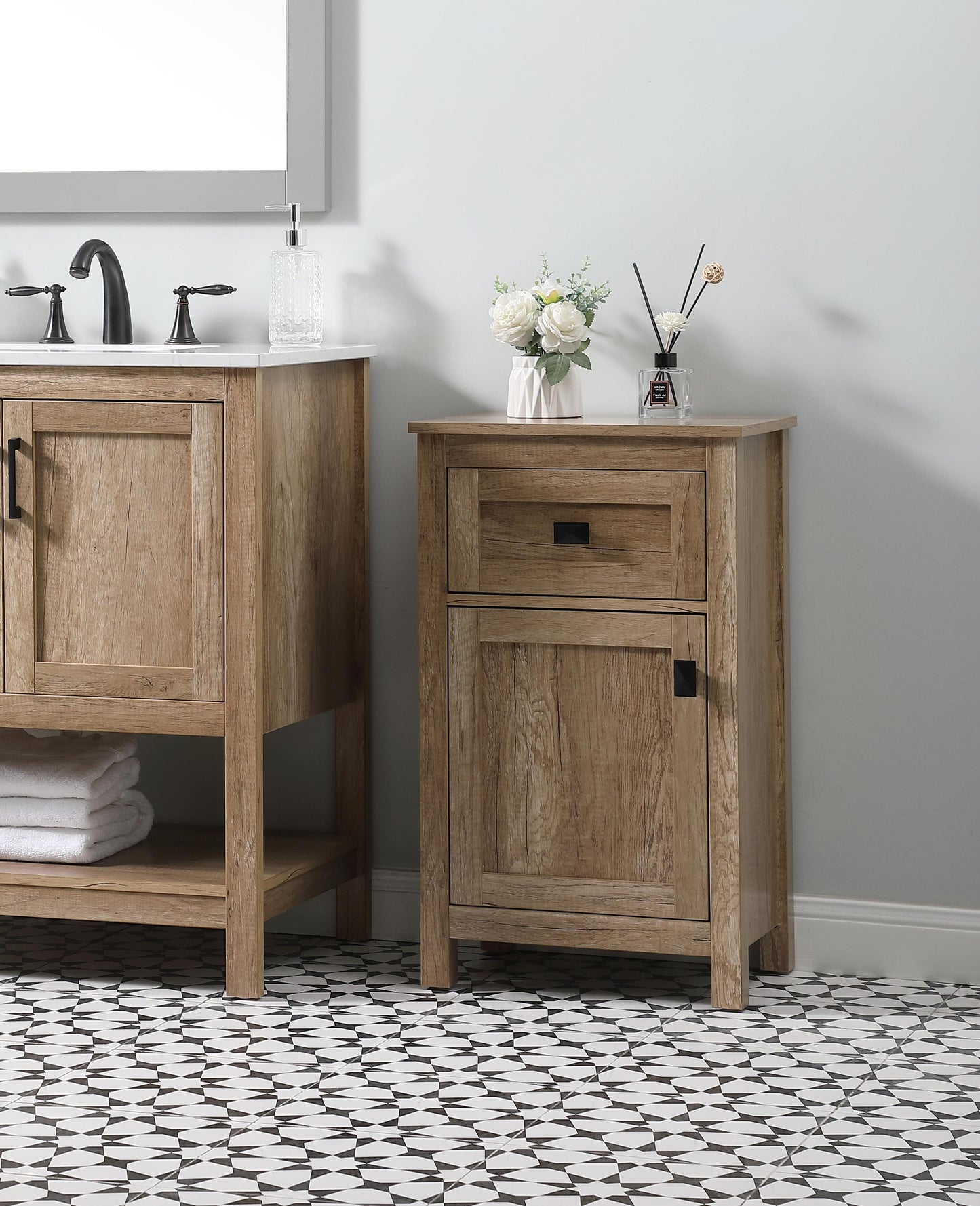 18 Inch Wide Bathroom Storage Freedstanding Cabinet in Natural Oak - BC1001830NT