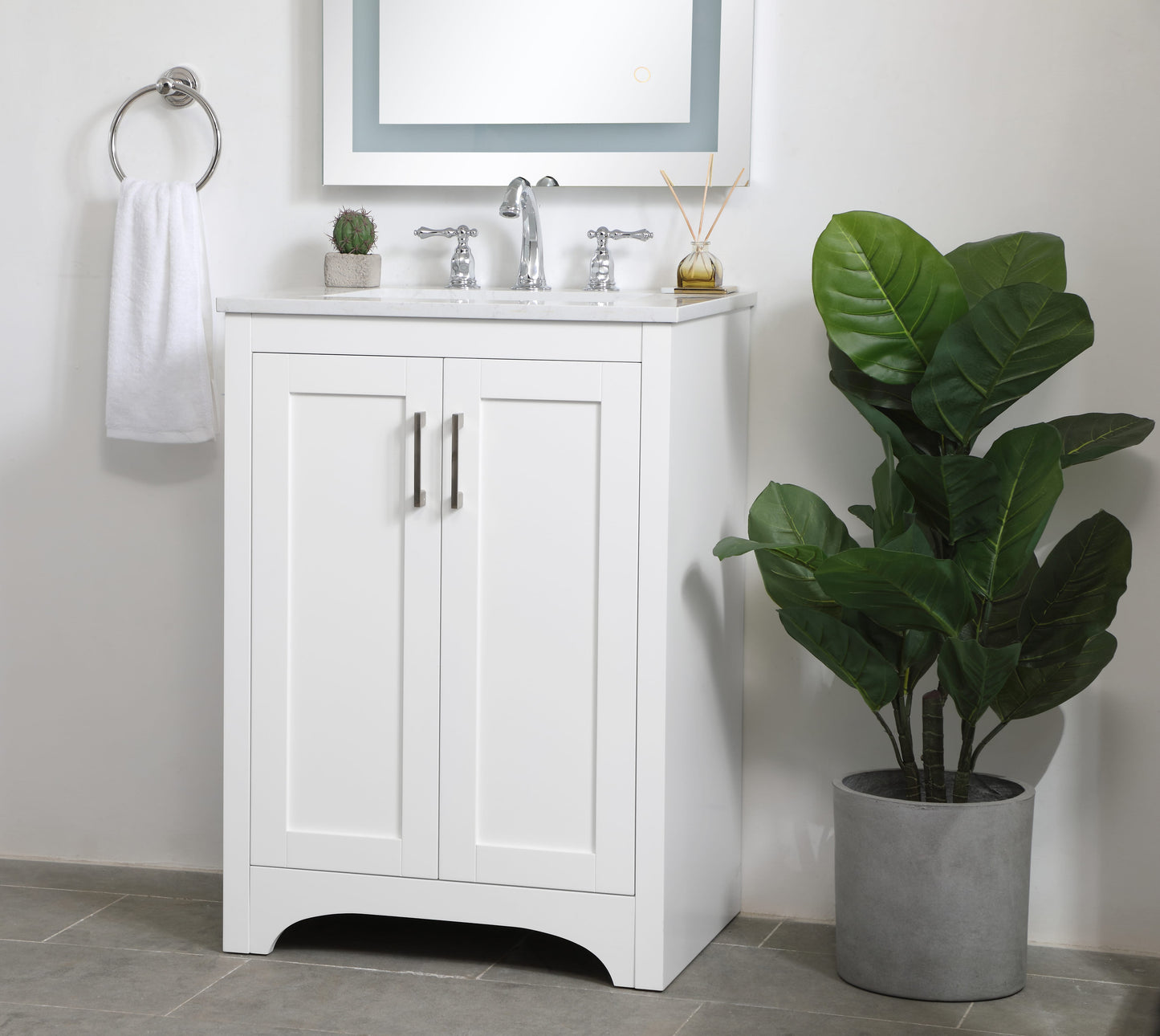 24 inch Single Bathroom Vanity in White - BC1802434WH